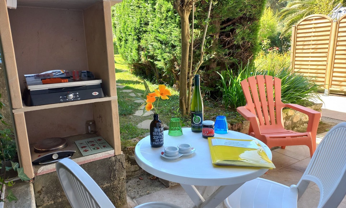 Saint-Pee-sur-Nivelle Apartment | Studio + terrace - Meublé de tourisme 3* - Côte Basque Mer/Montagne