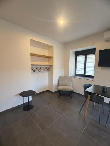 Le Creusot Apartment | Studio Tout Équipé Balcon Parking Privé