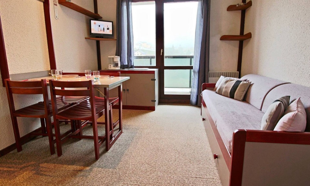 Chamrousse Apartment | Studio with balcony, covered parking in Chamrousse