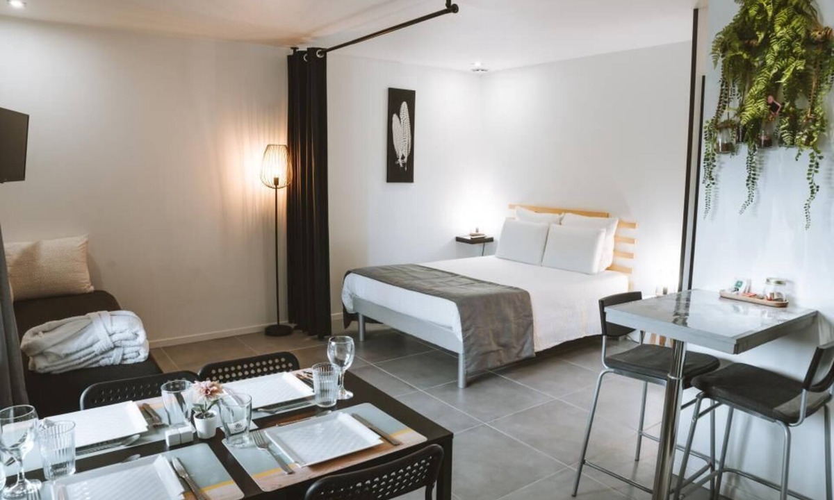 Laveyron Bed & Breakfast | Studio Wood Nature & Confort 3* Wifi+Parking