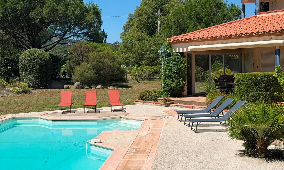Laroque-des-Alberes House | Stunning 3-Bedroom Villa with Pool and Terrace in Laroque-des-Albères