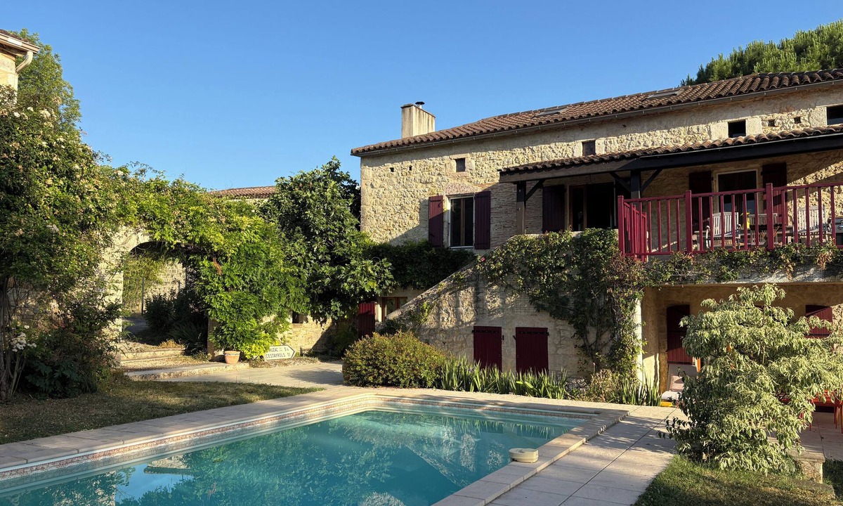 Mauroux House | Stunning family house in the Lot with private saltwater pool and garden.
