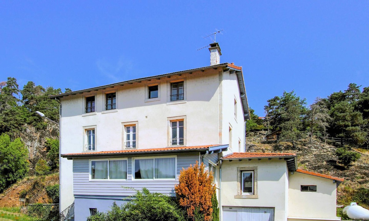 Saint-Germain-Laprade Apartment | Stunning apartment in Saint-Germain-La-Prade
