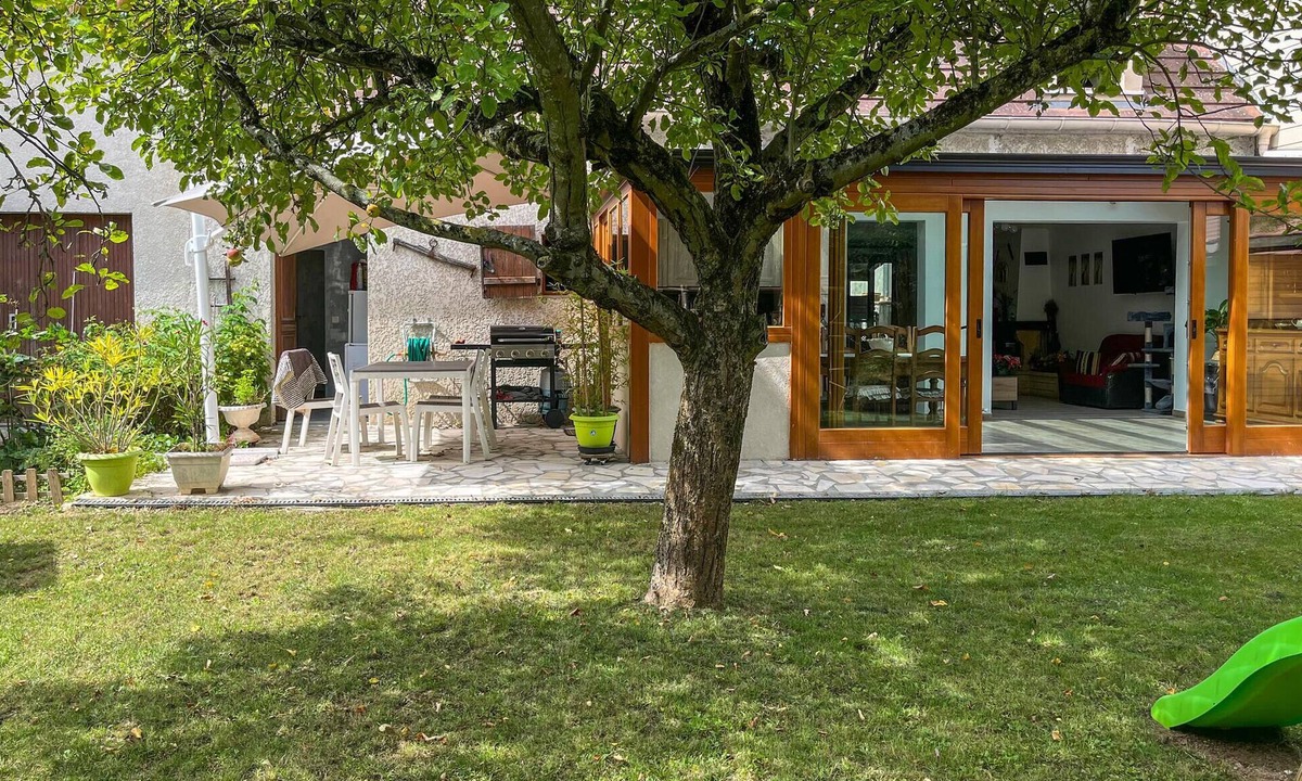 Compans House | Stunning home in Compans with sauna