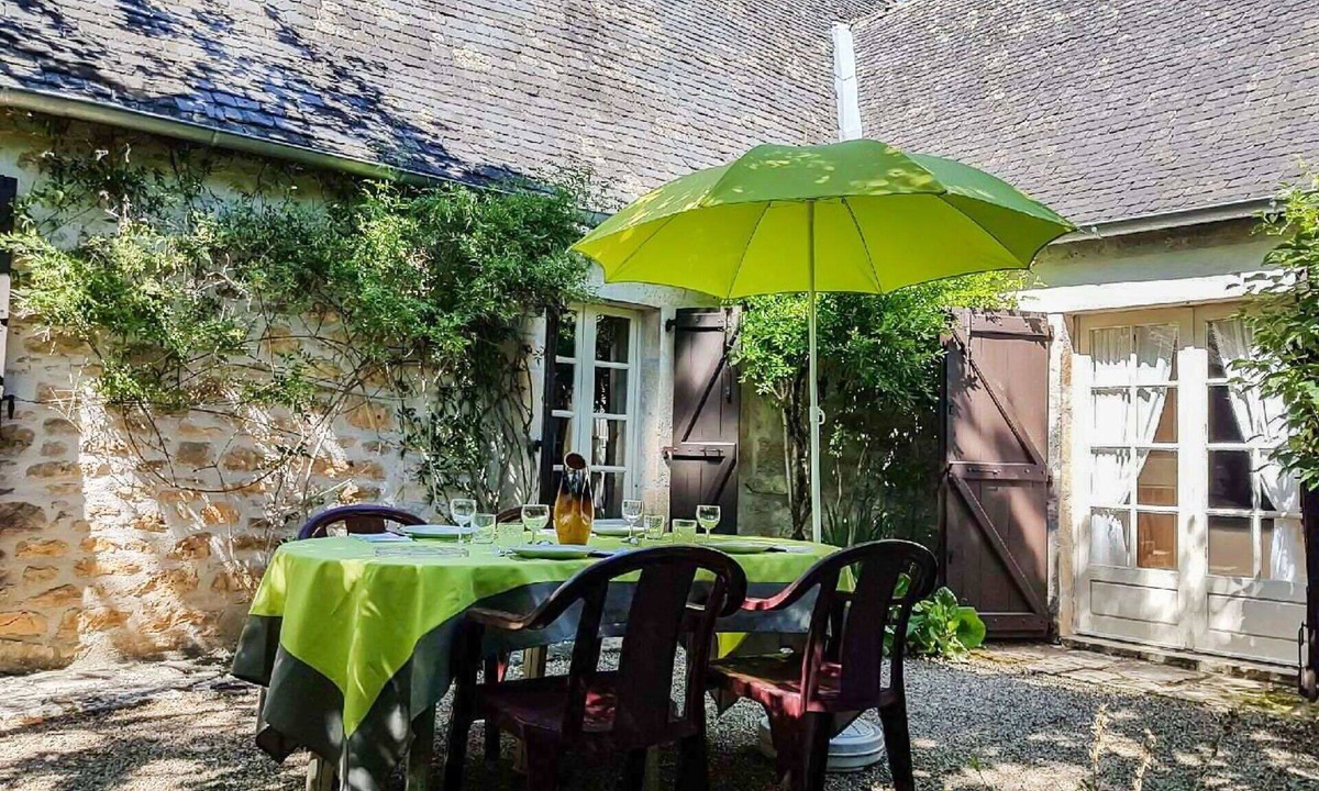 Turenne Villa | Stunning private villa for 4 people with WIFI, TV, terrace and pets allowed