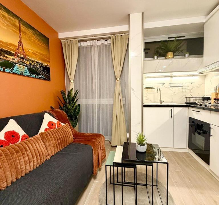 Croulebarbe Apartment | Stylish Apartment in Paris Center Metro 6 Glacière & M7 Les Gobelins