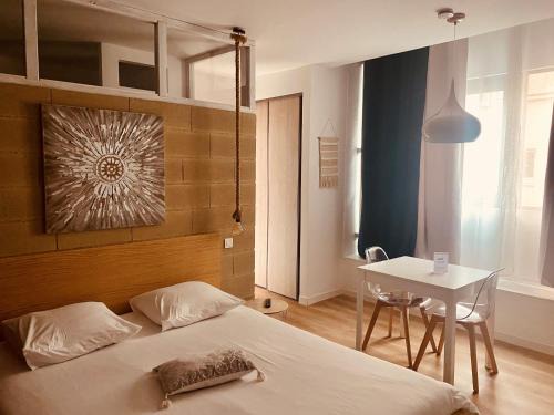 Le Creusot Apartment | Suite 24 Appart'hôtel-3 étoiles