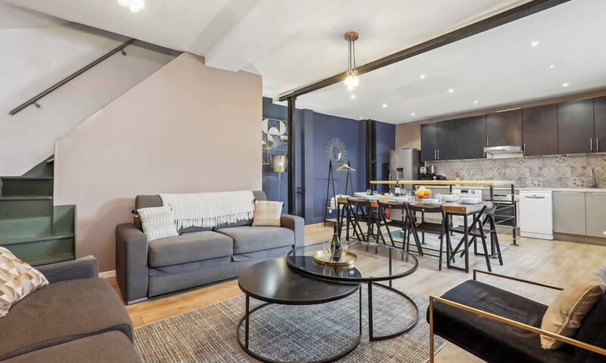 Quartier de la Porte-Saint-Denis Apartment | Suite 332 Brady – Stunning Duplex in Paris 10