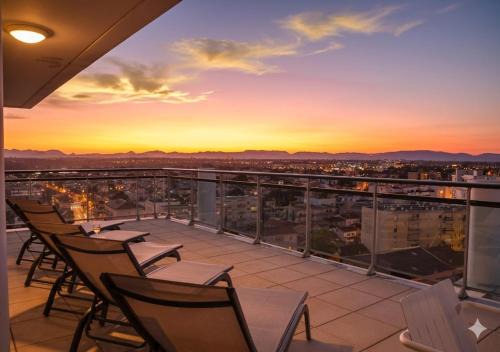 Mediterranee Apartment | Sunset Horizon Canet - Vue Panoramique Mer Montagne