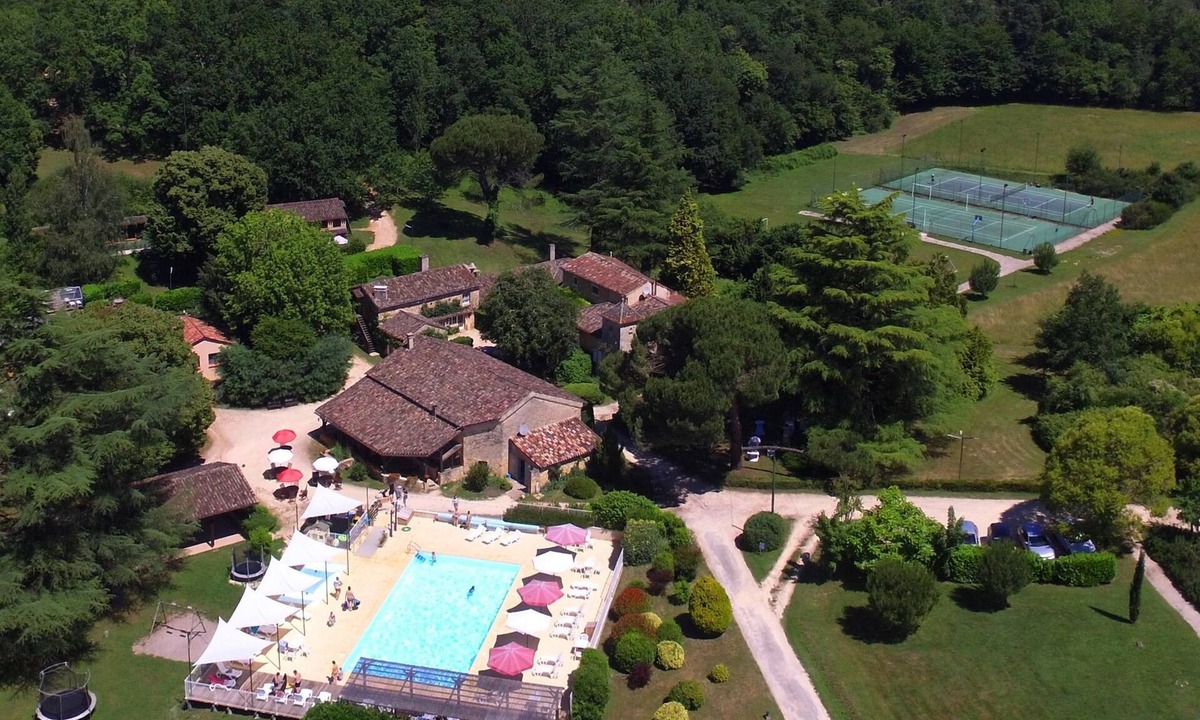 Gavaudun Villa | Superb Holiday Resort * in Dordogne-Lot : swimming pool, tennis, bar, etc.