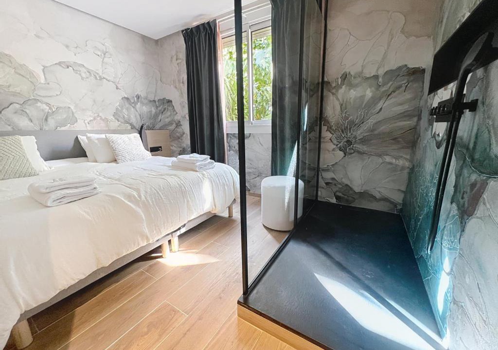 Le Grand Large Apartment | T2 Luxe Canet - 50m plage - Séjour romantique & Love room