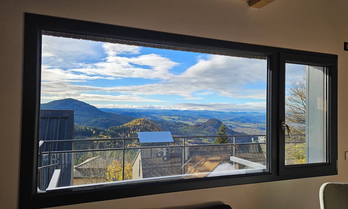 Queyrieres Ski Chalet | Testavoyre: Gîte* with breathtaking views of the Haute Loire mountains.