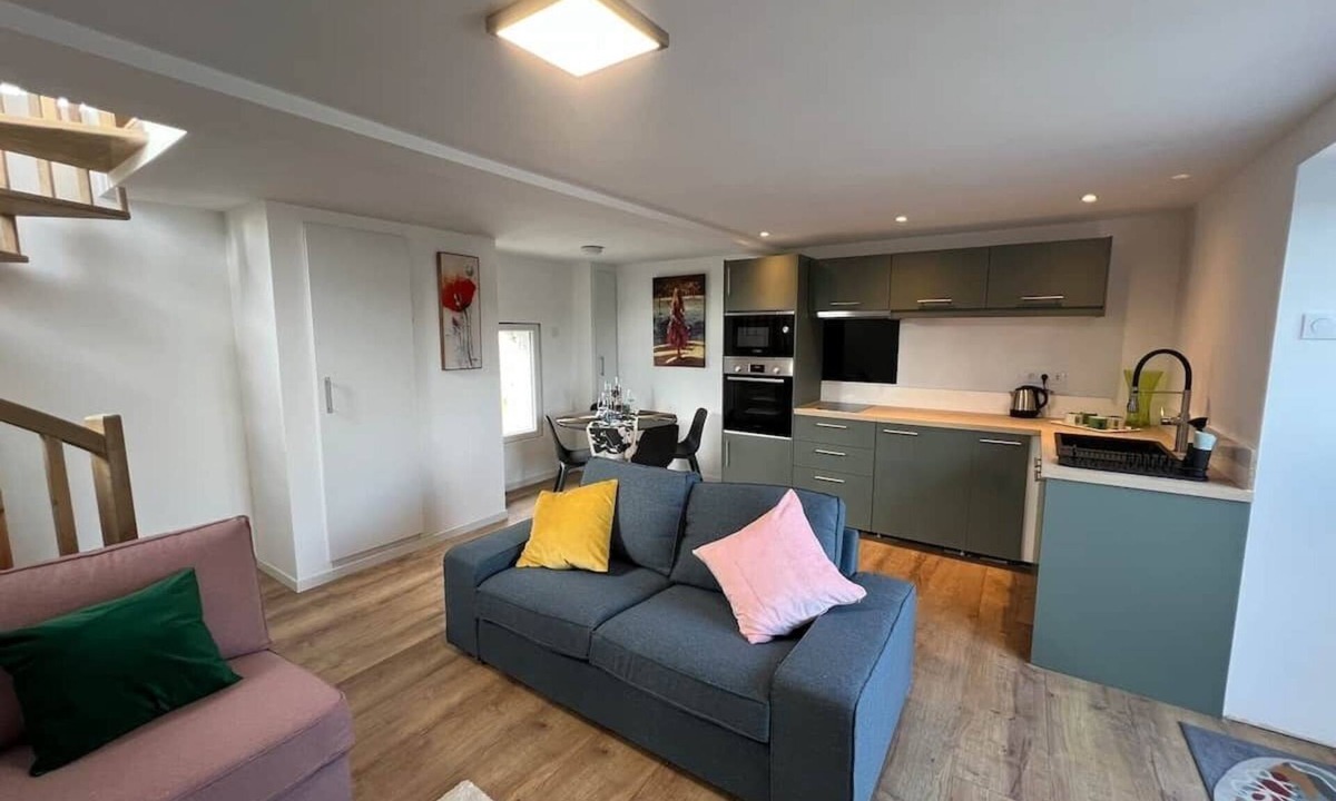 Reterre House | The Brambles Reterre