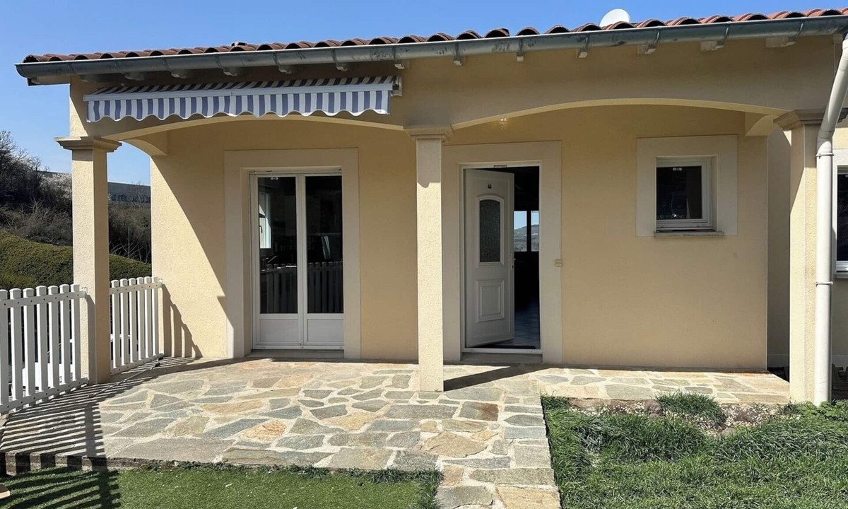 Espaly-Saint-Marcel House | The Compostelle balcony