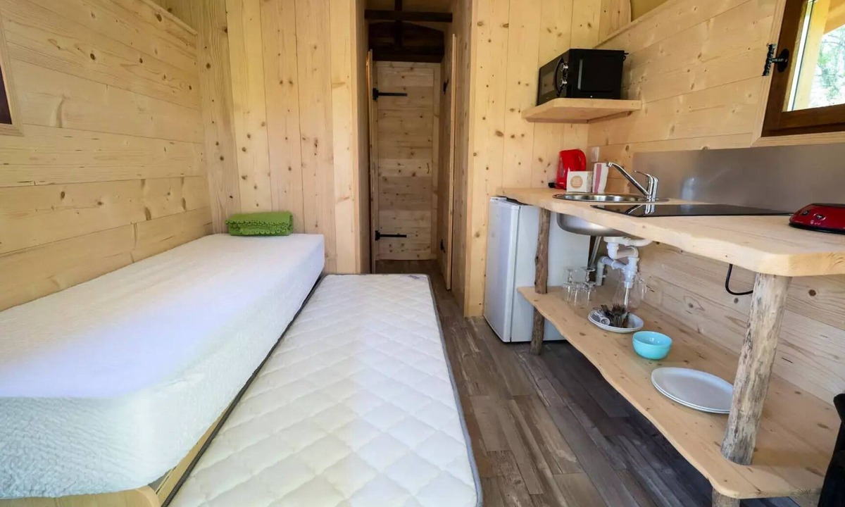 Chassenard Cabin | The Friday Cabin (sleeps 4)