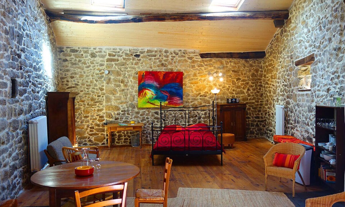Laboule Apartment | The rugged mountains of the Ardèche, a cottage in an old barn, with air conditioning!