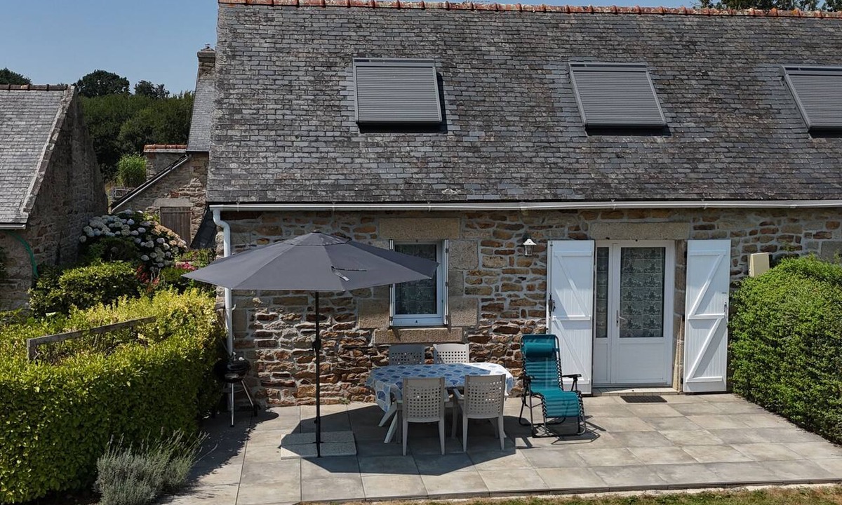 Quemeneven House | The stable, quiet house in the countryside