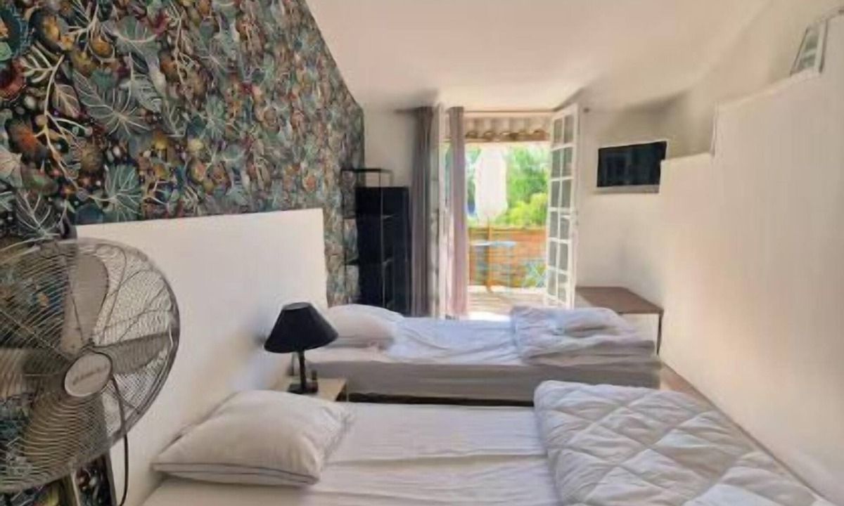 Saint-Just-Luzac Apartment | The Studio Accommodation for 2 people