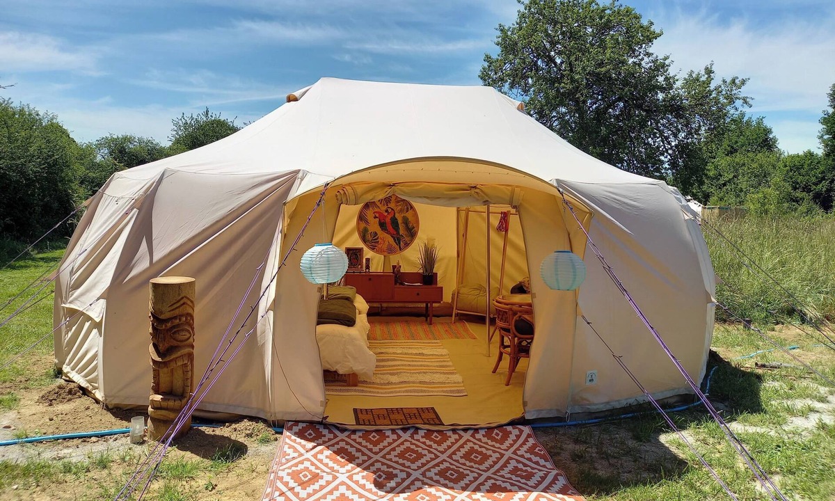 Saint-Palais RV Rental | 🌴 The Tiki Tent - an exotic adventure in nature 🌴