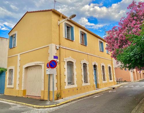 La Gare Apartment | THE YELLOW HOUSE