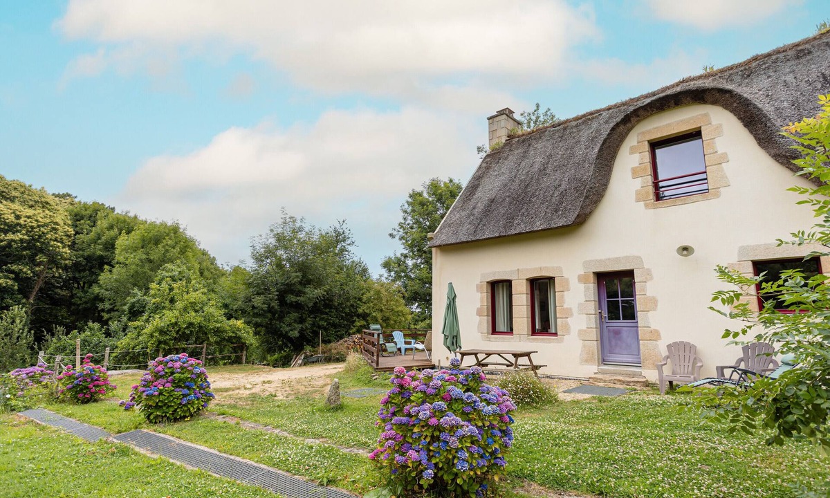 Bono House | "Ti Nevez" House with Private Terrace, Private Garden and Wi-Fi