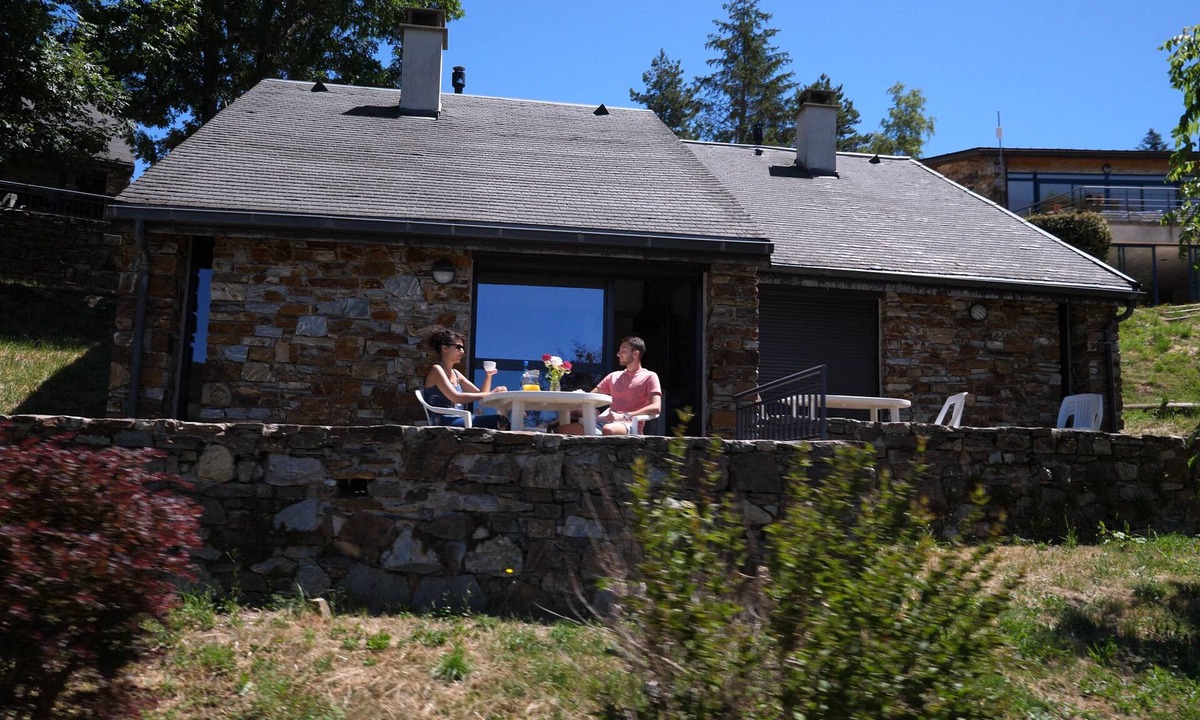 Barre-des-Cevennes House | Traditional 4/6 person gîte in the Cevennes with swimming pool