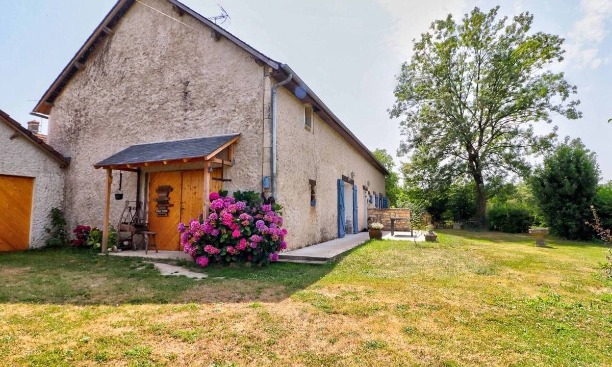 Nuret-le-Ferron Cottage | Tranquil Cottage, 3 Bedrooms, Enclosed Garden