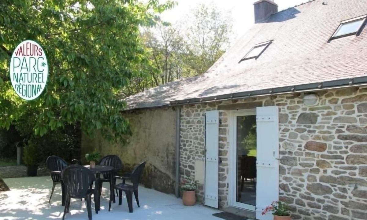 Herbignac Cottage | Tranquil Family Cottage in Brière Park with Garden & Play Area