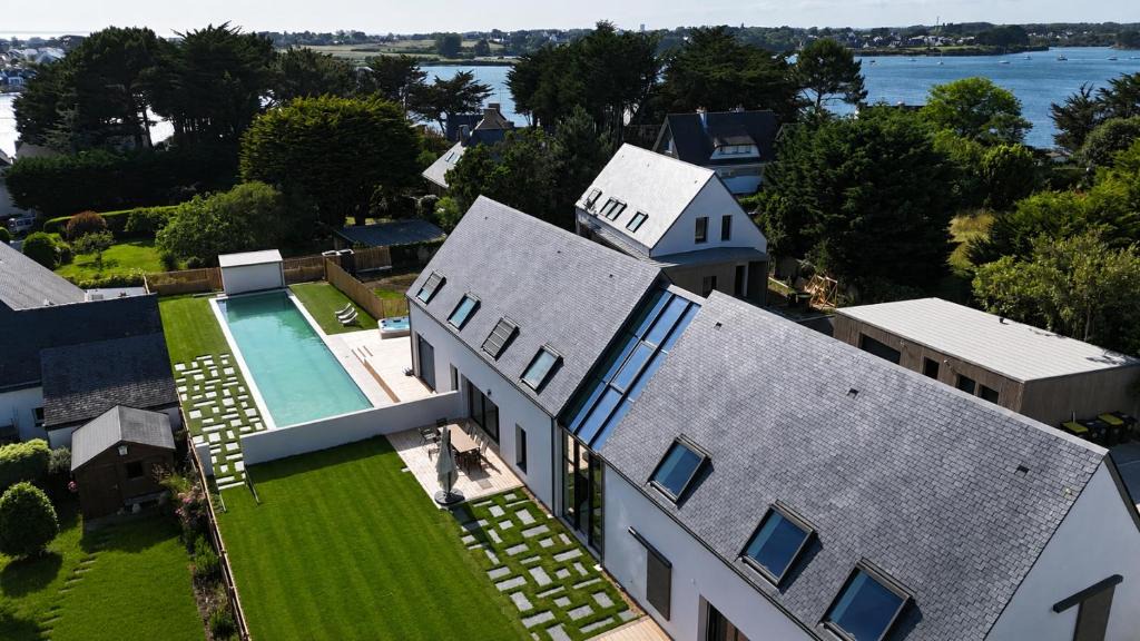 Etel Villa | TRILIV 1 - Accès Piscine 25m & Jacuzzi