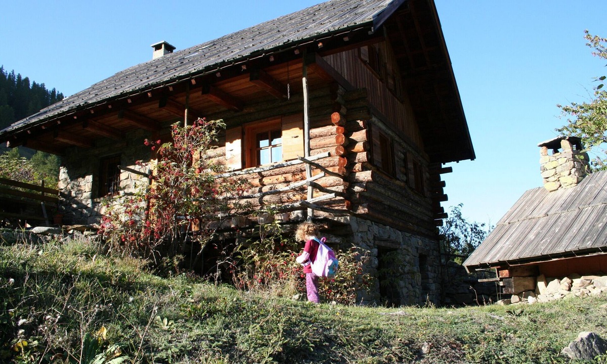 Puy-Saint-Vincent Ski Chalet | True alpine chalet renovated in the mountain tradition - Altitude 1750 m