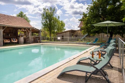 Salvagnac-Cajarc Villa | Two-Villa Estate with Pool & Valley Views