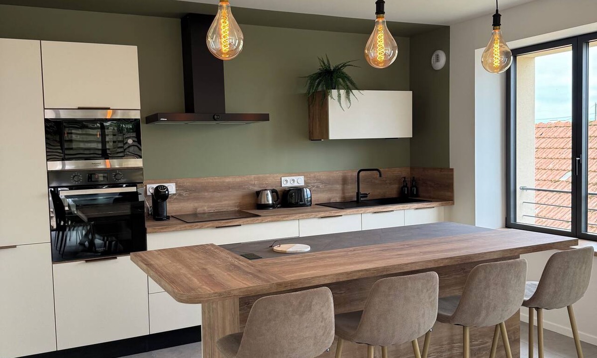 Plouzevede House | Ty Ar Re Gozh - Charming house, sleeps 8 in Brittany, peaceful location