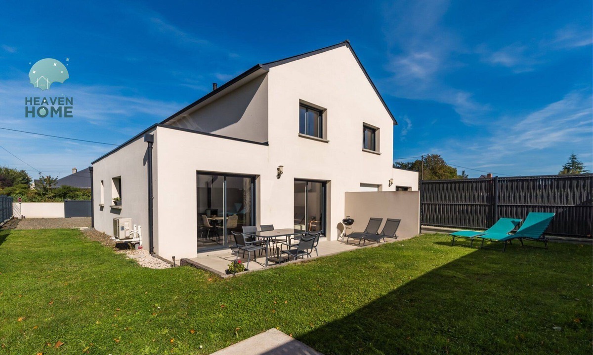 Pordic House | Ty Menez: New house close to shops and beaches