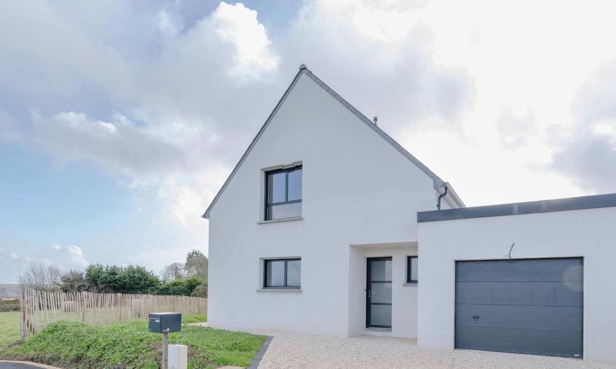 Saint-Pabu House | Ty Nevez - Pretty new house with small sea view