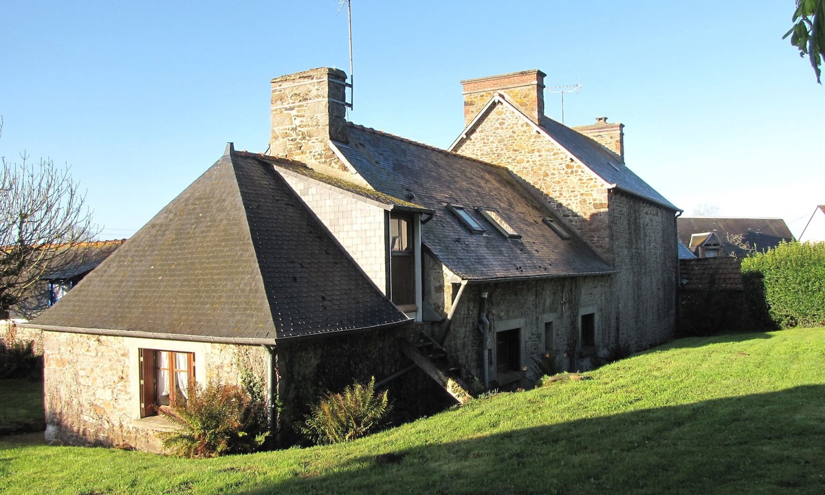 Pordic House | Typical Breton house, modern comfort, 11 people, 5 minutes from the beaches