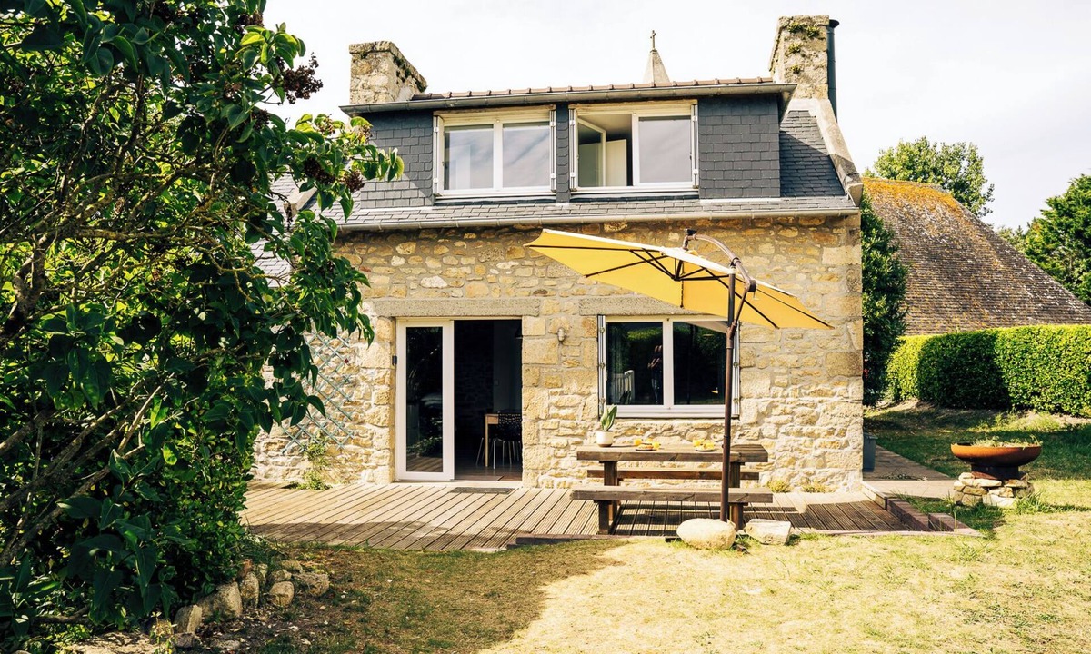 Santec House | Typical Breton stone fisherman's cottage
