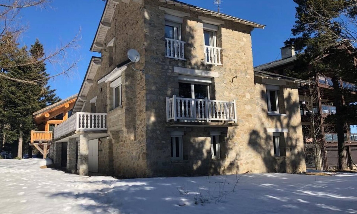 Superbolquere Ski Chalet | Typical chalet Cerdagne 5 minutes from Pyrenees 2000