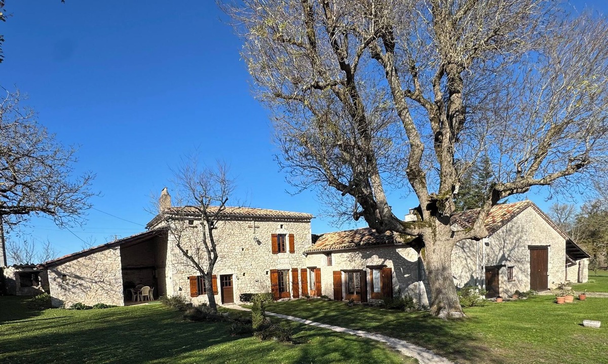 Montaigu-de-Quercy House | Typical Quercy house with sheltered outdoor spa.