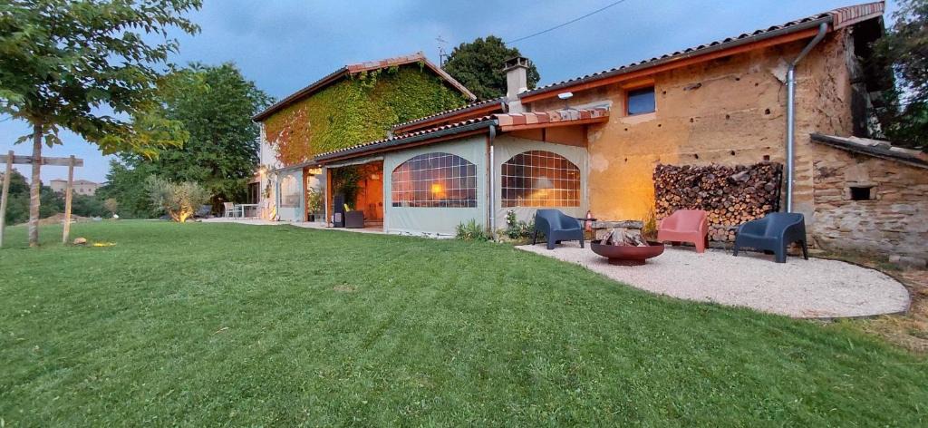 Saint-Romain-de-Surieu House | Une pause sur la colline