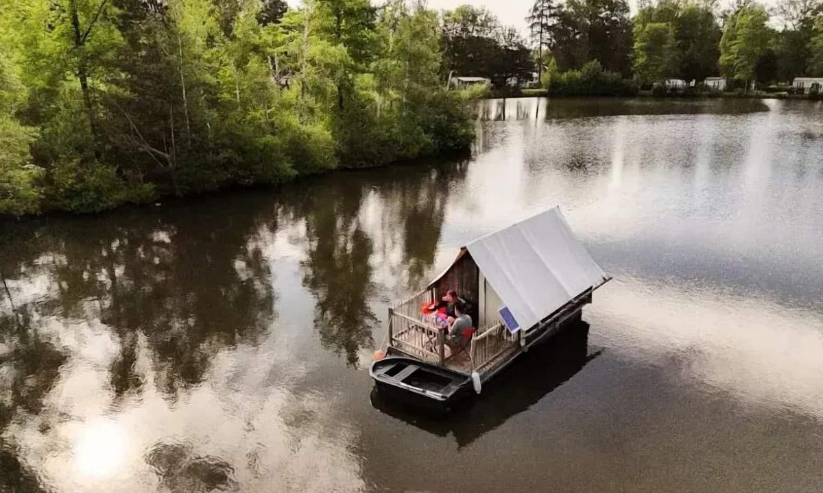 Nouan-le-Fuzelier Cabin | Unusual 2-person float