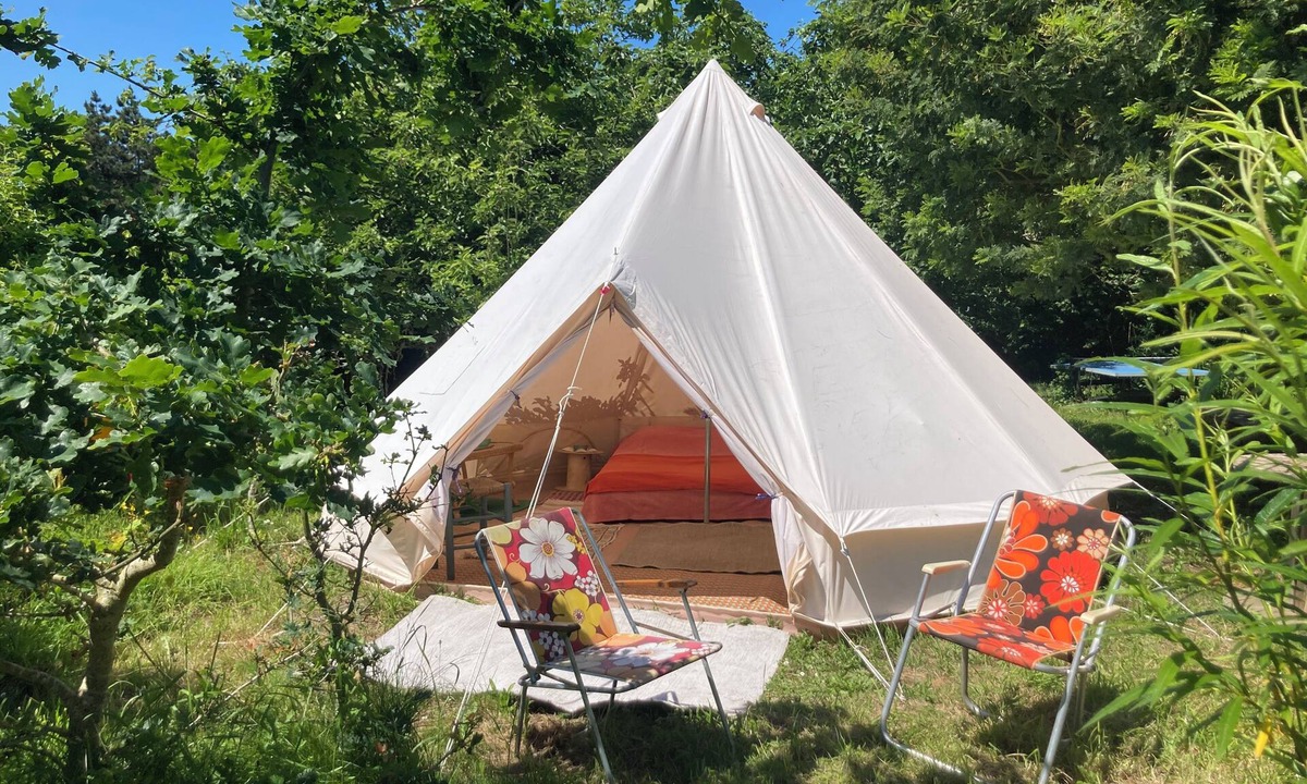 Lezardrieux RV Rental | Unusual : bell tent in natural, bucolic garden
