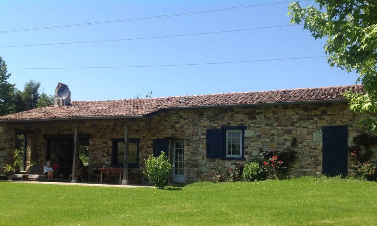 Urrugne House | Urrugne ⎜Beautifully renovated sheepfold facing La Rhune · 4 bedrooms, 8pax