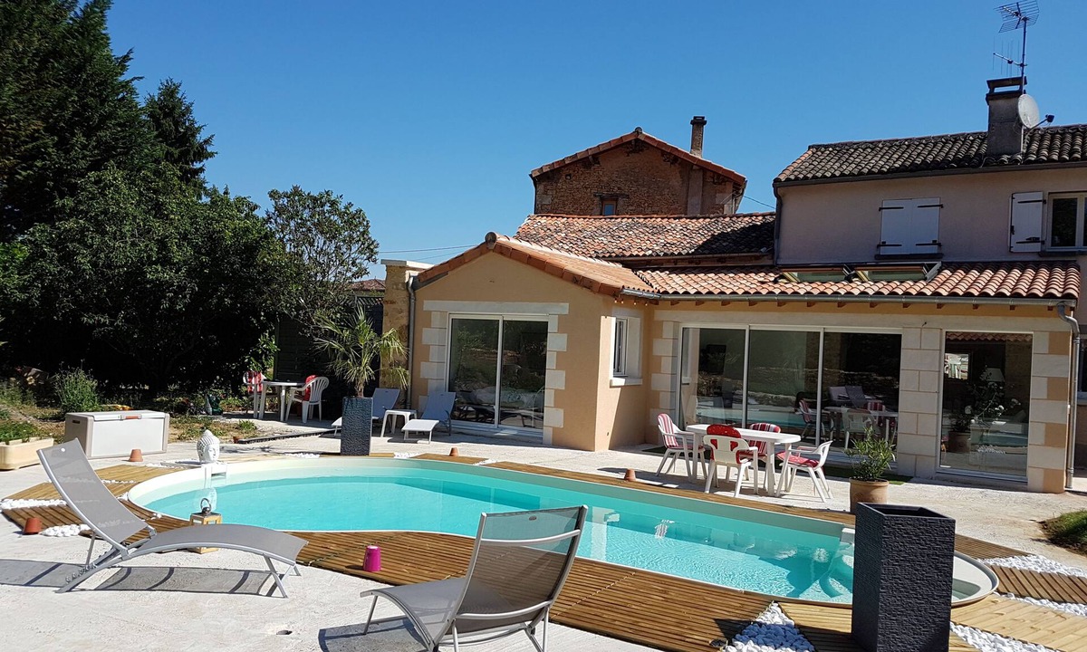 Gizay House | Vacation home with pool/7 persons "Aux Petits Bonheurs