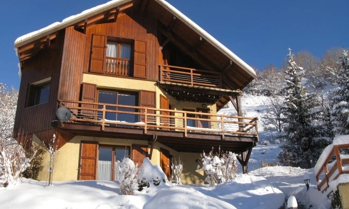 Chantemerle Apartment | Very bright apartment at garden level in the Serre-Chevalier Valley