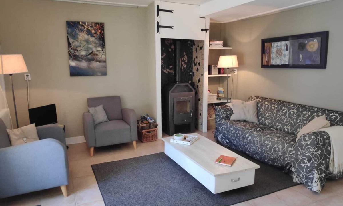 Egliseneuve-d'Entraigues Cottage | Very comfortable gîte, quiet, Sancy near Super Besse