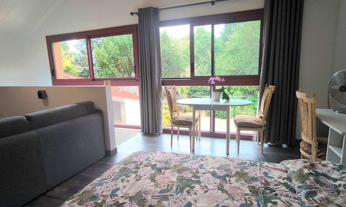 Pluneret Apartment | Very pleasant, quiet, bright, spacious studio set in a lovely wooded garden