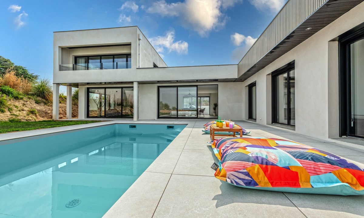 Plouneour-Trez Villa | Villa vue mer Avec Piscine Pour 9 Pers. Accès PMR