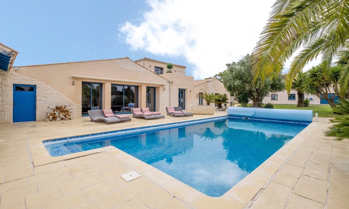 Saint Nazaire sur Charente House | Villa Boyard - Pour 10 avec piscine privée et jacuzzi