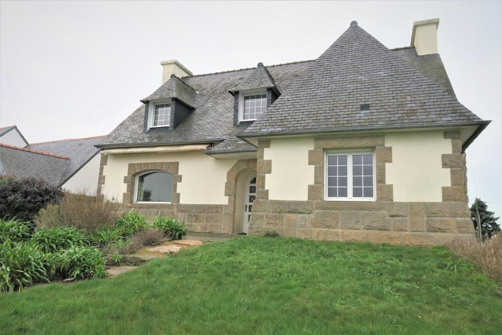 Perros-Guirec Villa | Villa 4 étoiles VUE SUR MER sur les hauteurs de la plage de Trestrignel à PERROS-GUIREC - Ref 831