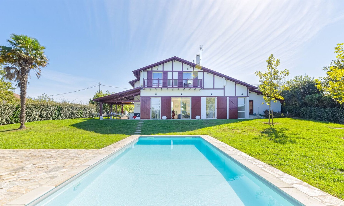 Ahetze Villa | Villa Allegria, magnificent Basque house - MaisonTotale